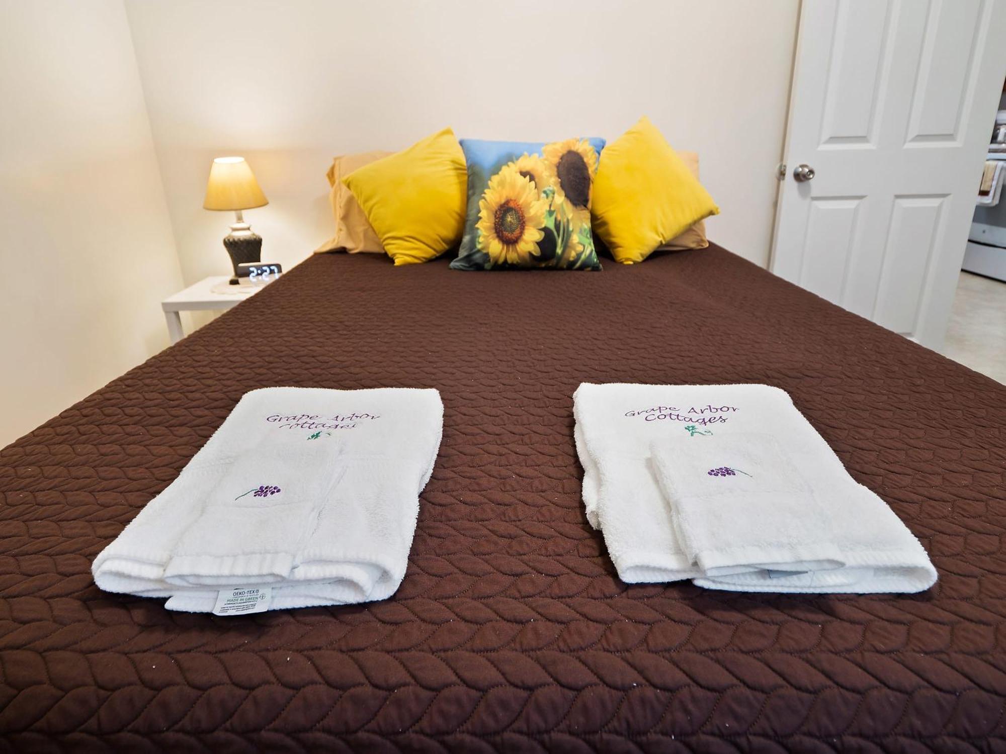 The Riesling Cottage - Gotl Strip - Cozy & Quaint Geneva Luaran gambar